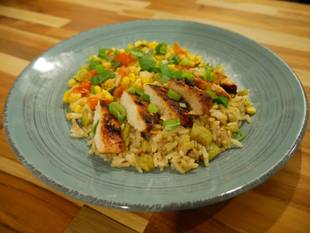 Imagen de Pollo Especiado con Ensalada de Verano